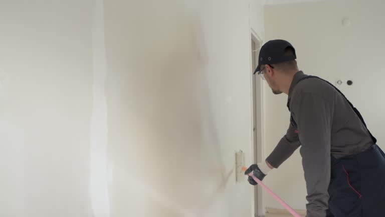 Best Water-Damaged Drywall Repair  in Woodburn, OR